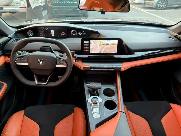 Changan UNI-V 2023 Model 2.0T Leading speed Edition – фото 7