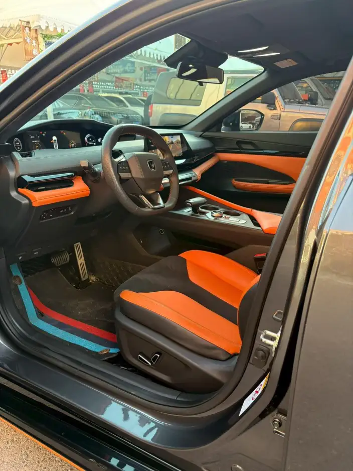 Changan UNI-V 2023 Model 2.0T Leading speed Edition – фото 8