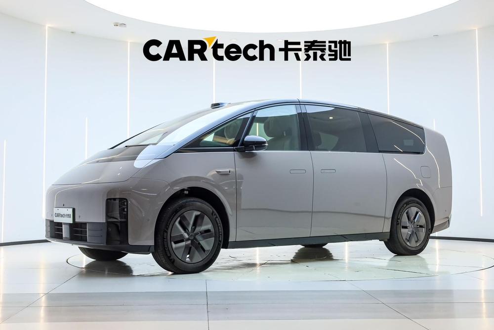 Li Auto MEGA 2025 Ultra Smart Re f resh