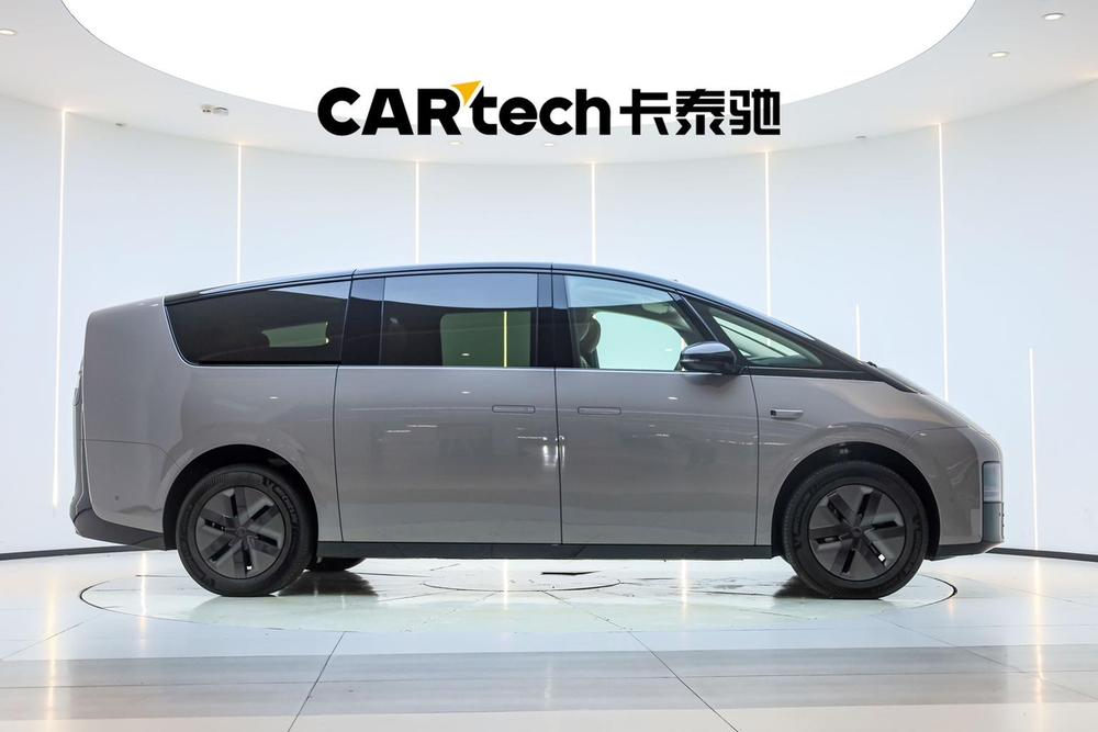 Li Auto MEGA 2025 Ultra Smart Re f resh – фото 8
