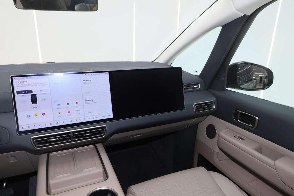 Li Auto MEGA 2025 Ultra Smart Re f resh – фото 16