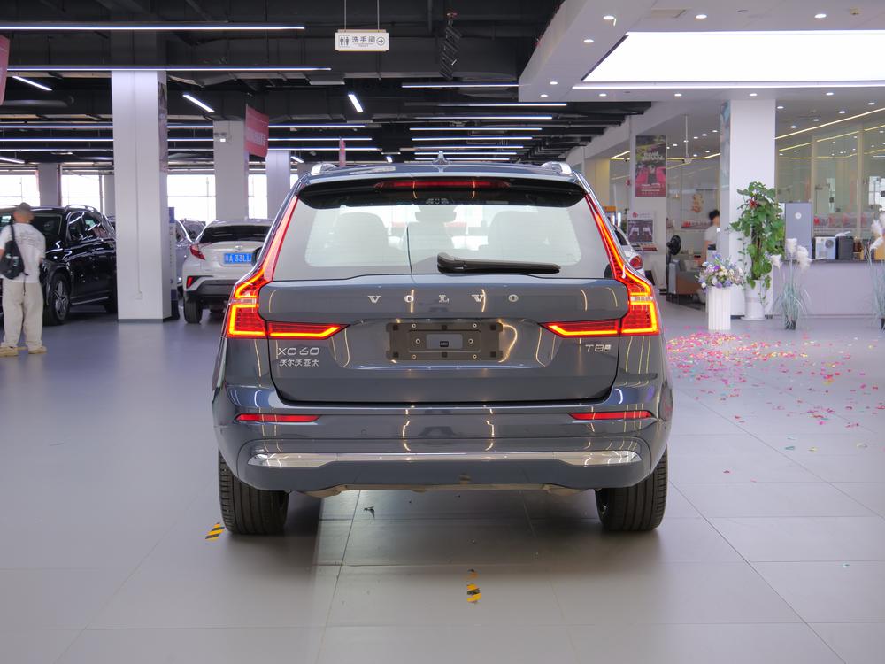 Volvo XC60 PHEV 2025 модификация T8 4WD Long Battery Li f e Pro Smart Elegance Deluxe Edition – фото 6
