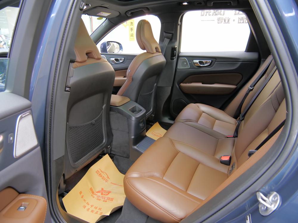 Volvo XC60 PHEV 2025 модификация T8 4WD Long Battery Li f e Pro Smart Elegance Deluxe Edition – фото 18