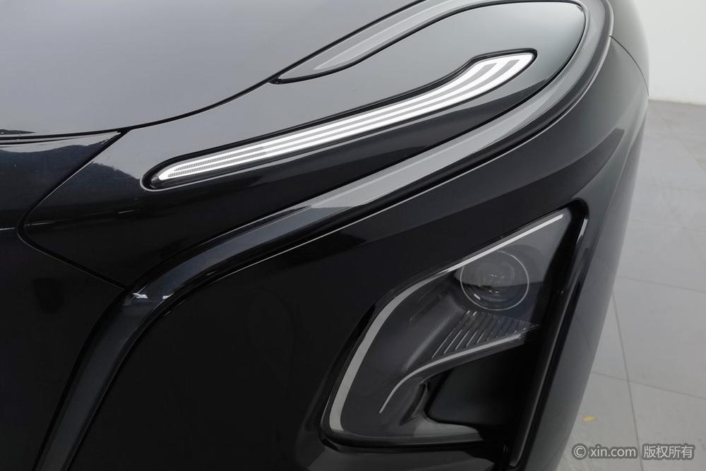 Hongqi E-QM5 2021 Charge Flagship Edition – фото 7