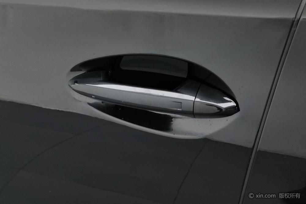 Hongqi E-QM5 2021 Charge Flagship Edition – фото 8