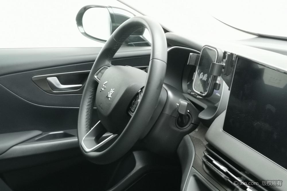 Hongqi E-QM5 2021 Charge Flagship Edition – фото 11