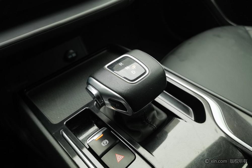 Hongqi E-QM5 2021 Charge Flagship Edition – фото 15
