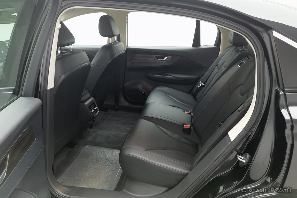 Hongqi E-QM5 2021 Charge Flagship Edition – фото 19