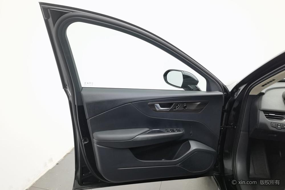 Hongqi E-QM5 2021 Charge Flagship Edition – фото 21