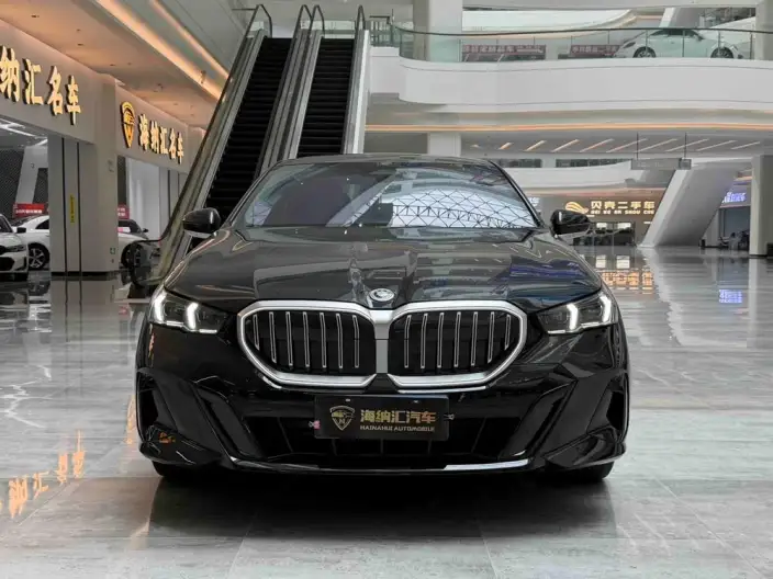 BMW 5 Series 2024 Model 530Li Leading Model M Sports Set – фото 2