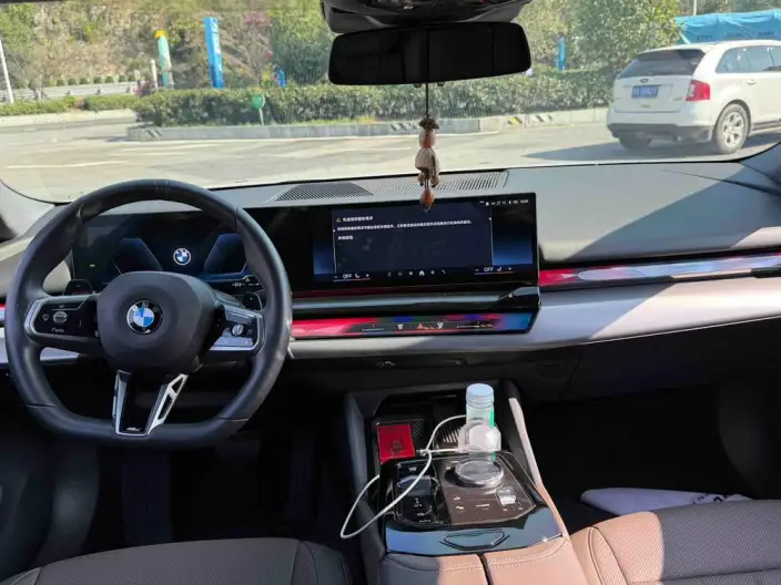 BMW 5 Series 2024 Model 530Li Leading Model M Sports Set – фото 6