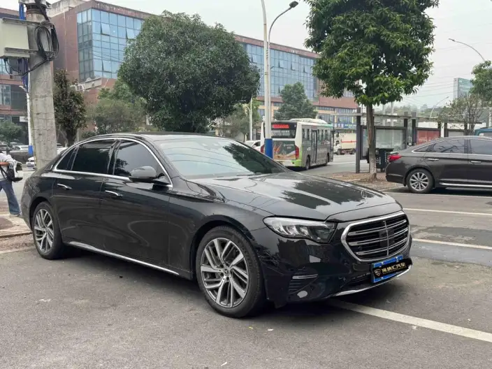 Mercedes-Benz E-Class 2025 Model E 300 L Fashion Model sedan – фото 3