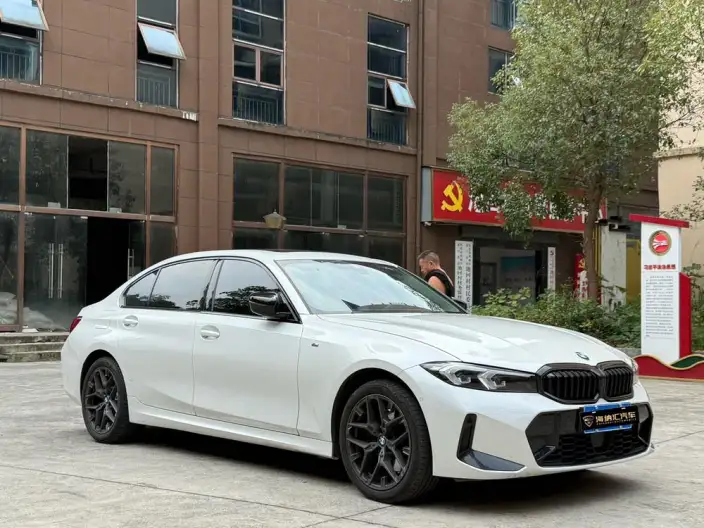 BMW 3 Series 2025 Model 330Li M Sports Night Set – фото 3
