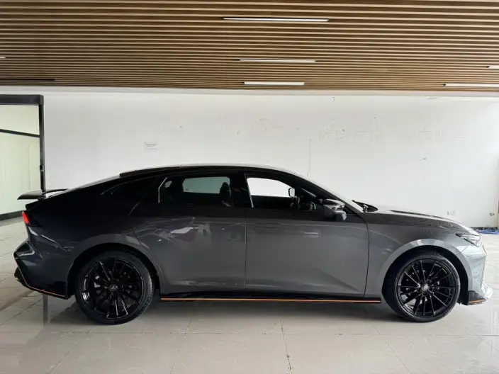 Changan UNI-V 2023 Model 1.5T Sports Edition – фото 7