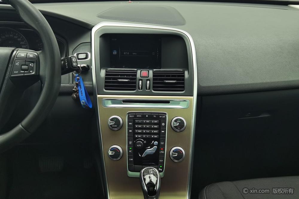 Volvo XC60 2016 модификация T5 Zhixing Edition – фото 9