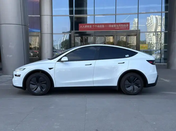 Model Y 2025 Model Rear-wheel drive version