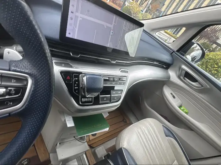 Roewe iMAX8 2022 Model 400TGI Zunrong Edition – фото 8