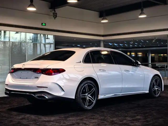 Mercedes-Benz E-Class 2024 Model E 260 L Sports sedan – фото 4