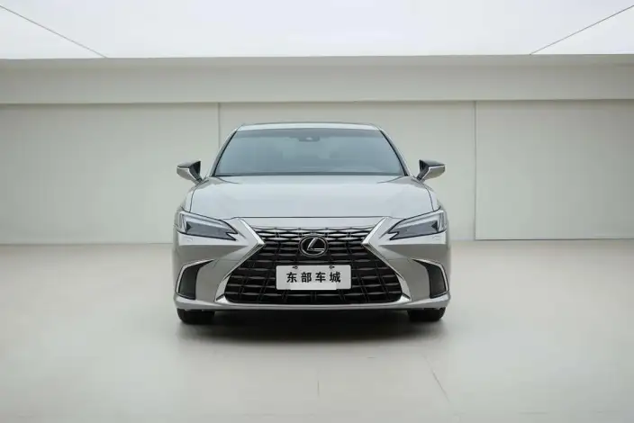 Lexus ES 2025 Model 300h Premium