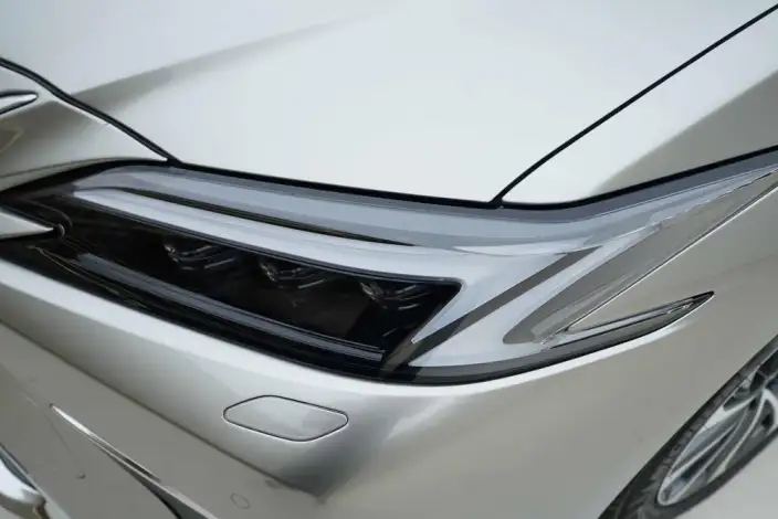 Lexus ES 2025 Model 300h Premium – фото 7