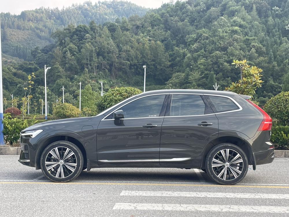 Volvo XC60 PHEV 2022 модификация T8 4WD Long Battery Li f e Pro Smart Elegance Deluxe Edition
