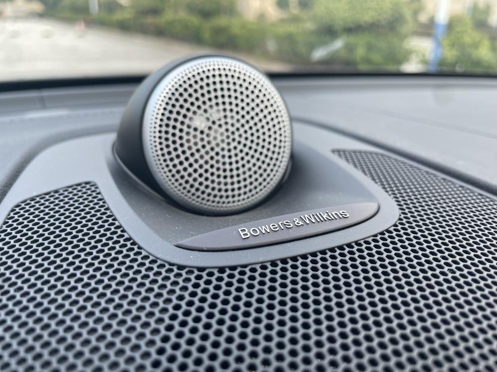 Volvo XC60 PHEV 2022 модификация T8 4WD Long Battery Li f e Pro Smart Elegance Deluxe Edition – фото 17