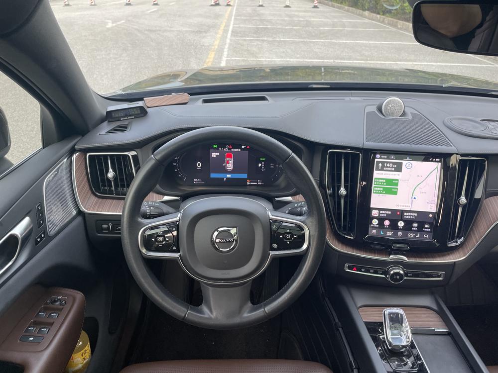 Volvo XC60 PHEV 2022 модификация T8 4WD Long Battery Li f e Pro Smart Elegance Deluxe Edition – фото 22