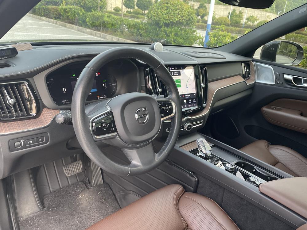Volvo XC60 PHEV 2022 модификация T8 4WD Long Battery Li f e Pro Smart Elegance Deluxe Edition – фото 23