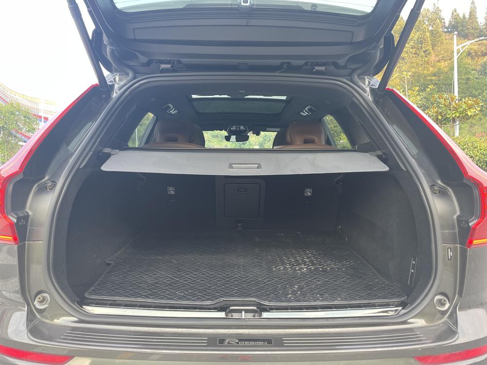 Volvo XC60 PHEV 2022 модификация T8 4WD Long Battery Li f e Pro Smart Elegance Deluxe Edition – фото 29