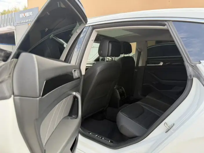 Volkswagen CC 2023 Model 380TSI Eye-catching version – фото 9