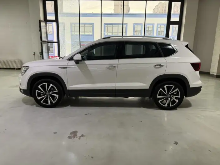 Volkswagen Tharu 2022 Model 280TSI 2WD Deluxe Edition – фото 4