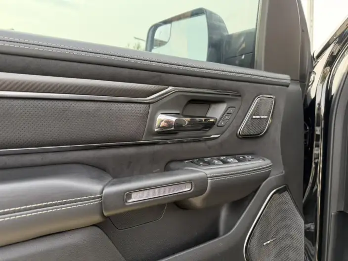 Rampage 2023 Model 6.2T Automatic 4WD 5 seat Parallel Imported – фото 8