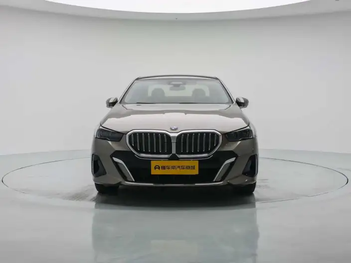 BMW 5 Series 2024 Model 530Li Exclusive Model M Sports Set – фото 2