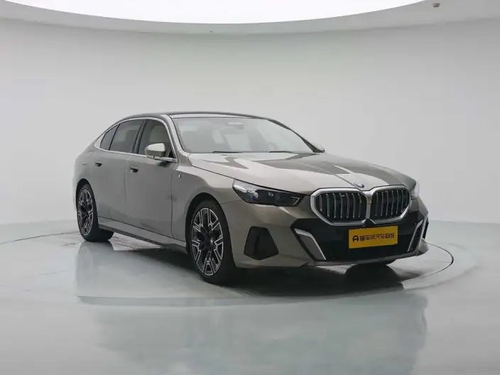 BMW 5 Series 2024 Model 530Li Exclusive Model M Sports Set – фото 3