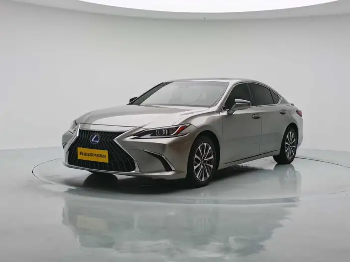 Lexus ES 2021 Model 300h Superior Edition