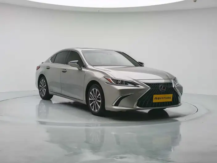 Lexus ES 2021 Model 300h Superior Edition