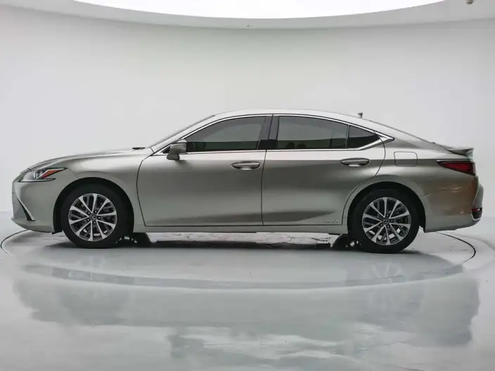 Lexus ES 2021 Model 300h Superior Edition