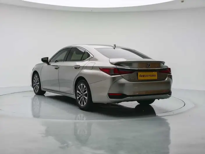 Lexus ES 2021 Model 300h Superior Edition – фото 5