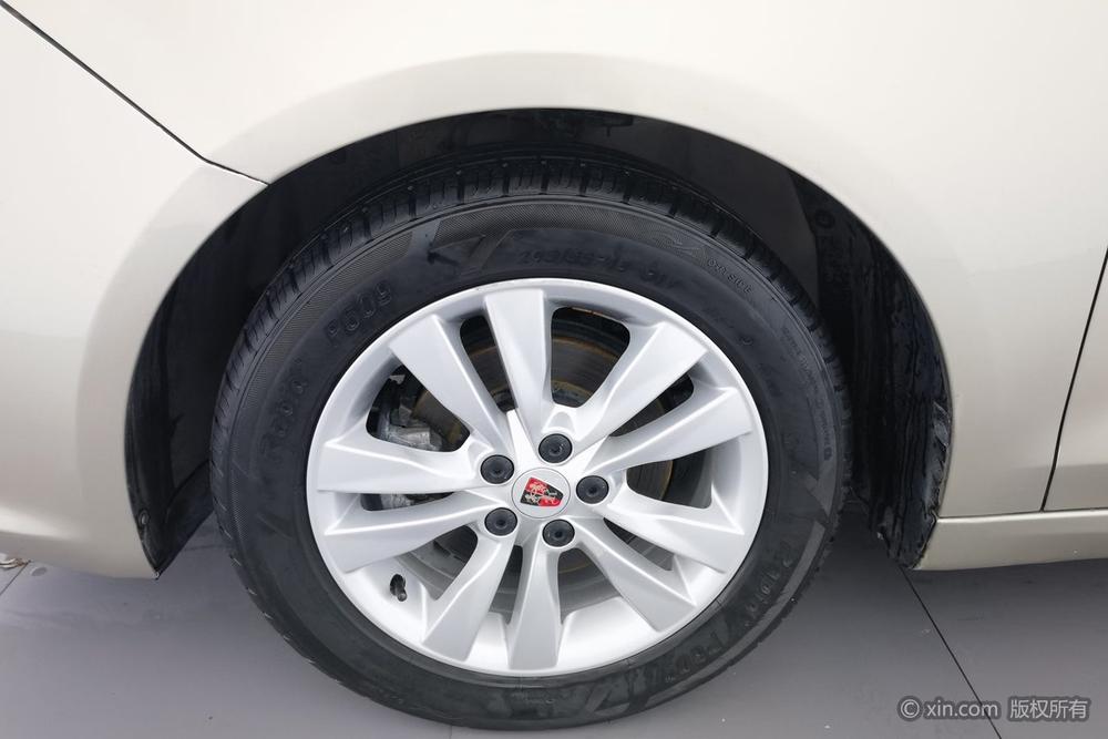 Roewe 360 2015 модификация 1.5L автоматическое Deluxe Edition – фото 9