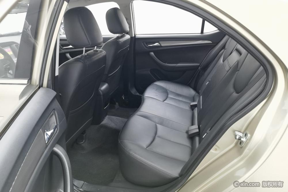 Roewe 360 2015 модификация 1.5L автоматическое Deluxe Edition – фото 19