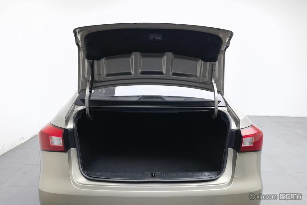 Roewe 360 2015 модификация 1.5L автоматическое Deluxe Edition – фото 23