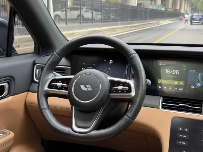 Li Auto ONE 2020 Model Extended Range 7 seat Edition – фото 5