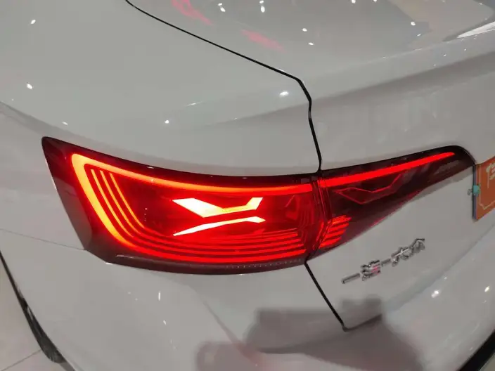 Volkswagen Sagitar 2025 Model 300TSI DSG Beyond Edition – фото 5