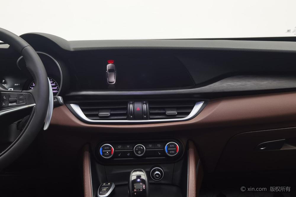 Al f a Romeo Stelvio 2017 модификация 2.0T 200HP Elite Edition – фото 11