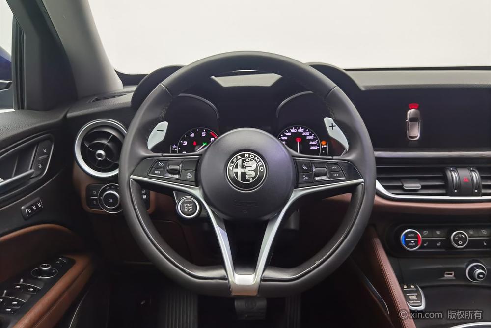 Al f a Romeo Stelvio 2017 модификация 2.0T 200HP Elite Edition – фото 13