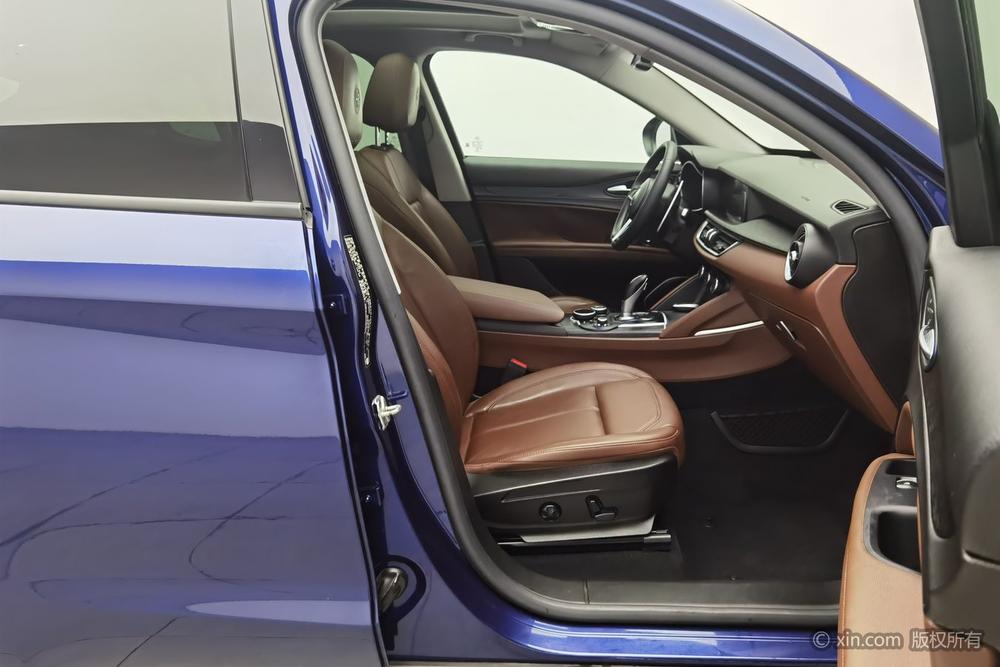 Al f a Romeo Stelvio 2017 модификация 2.0T 200HP Elite Edition – фото 24
