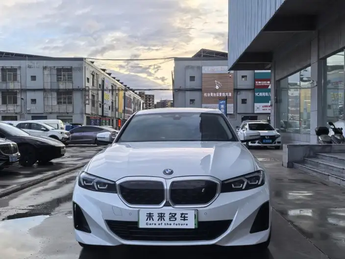BMW i3 2023 Model eDrive35L