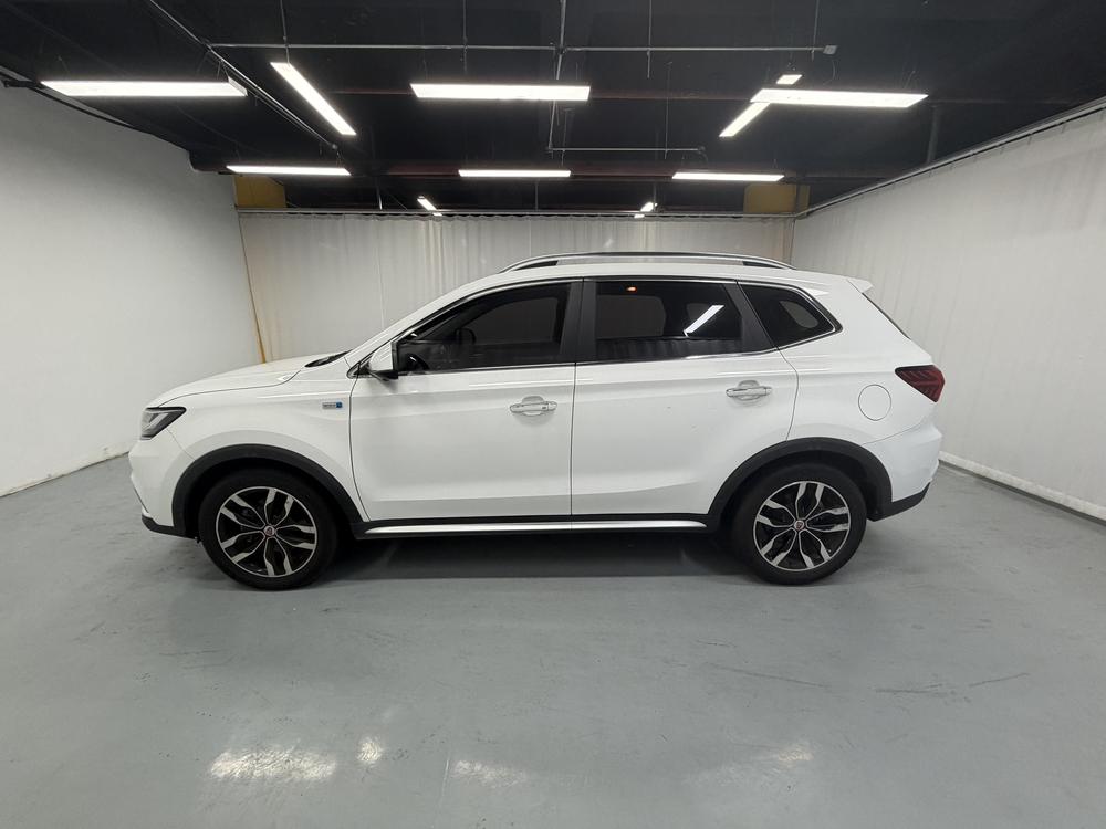 Roewe RX5 2018 модификация 20T 2WD автоматическое Internet Zhizun Edition