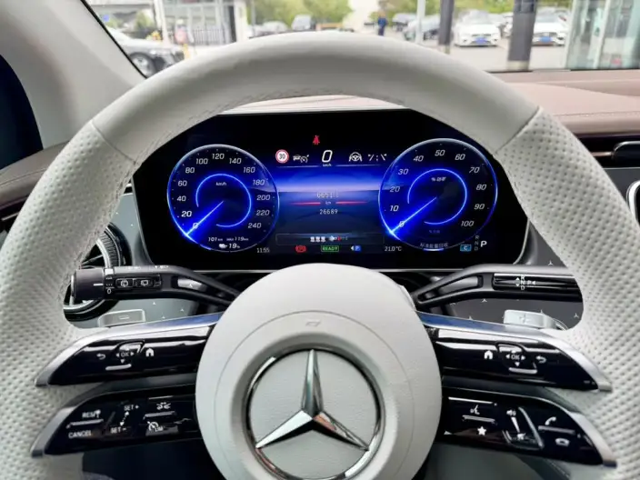 Mercedes-Benz EQE SUV 2023 Model EQE SUV 500 4MATIC Special Edition – фото 7