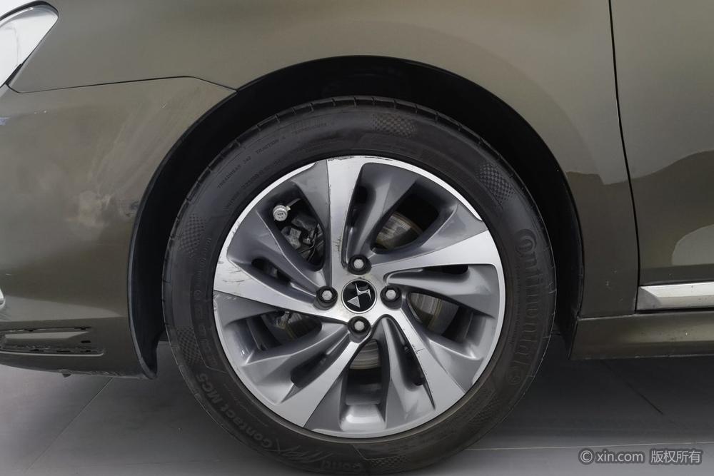 DS 5LS 2014 1.6T Luxury THP160 – фото 8